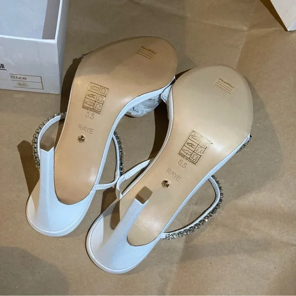 Raye - Picture 9 of 14